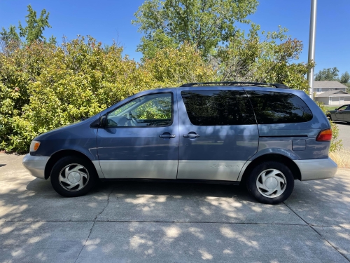 2000 Toyota Sienna